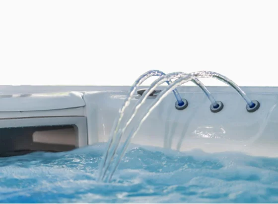 Hot Tub with Water Feature